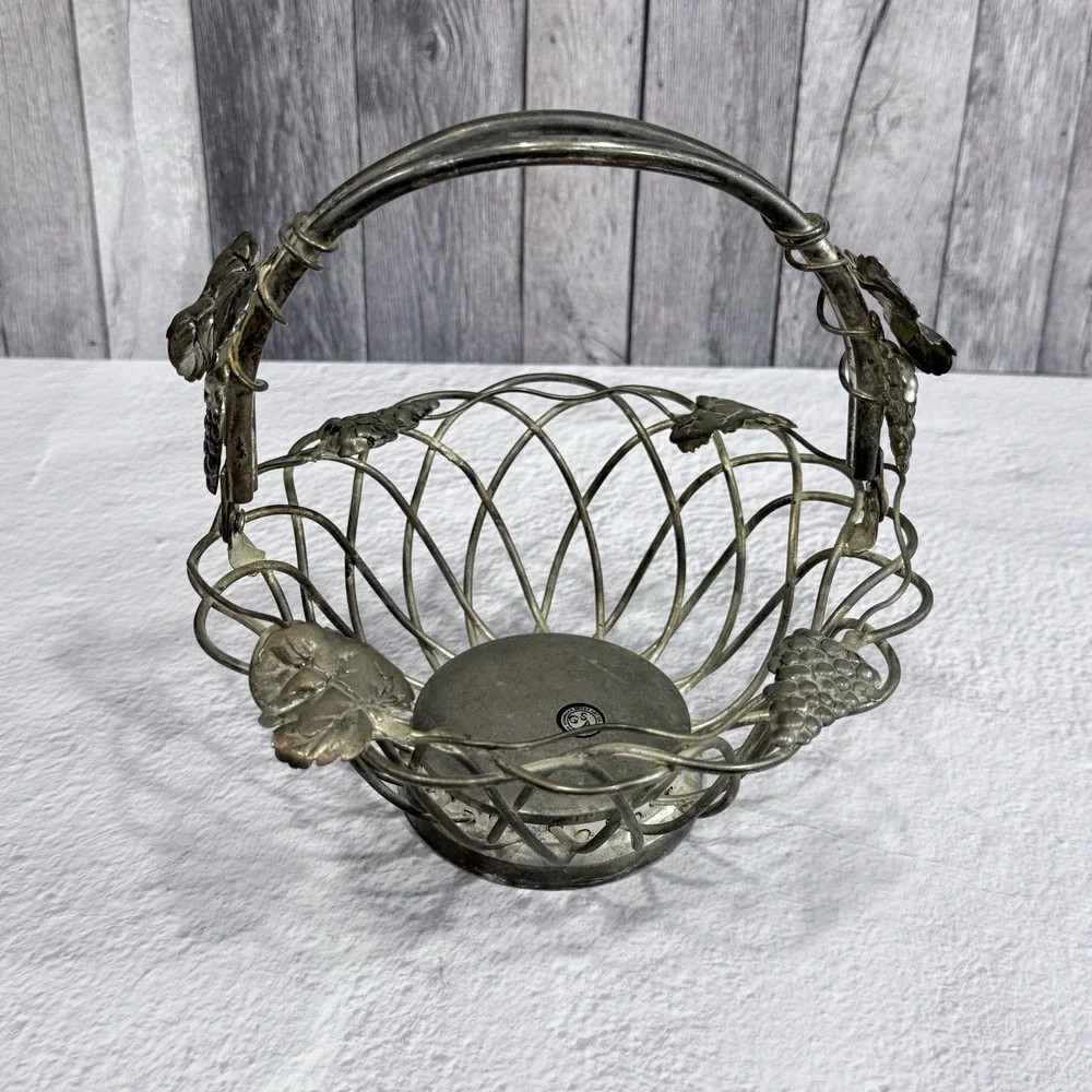 Vintage Godinger Silver Art Co. Silverplated Grape & Leaf basket
